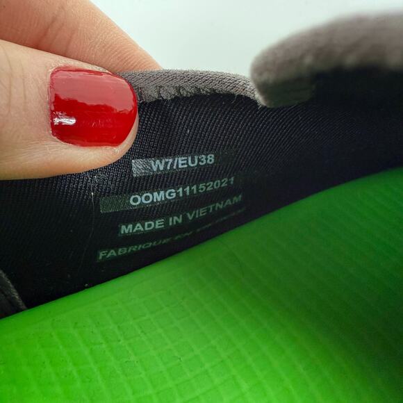 Oofos OOmg Comfort Sneakers Womens 7 Camouflage Slip On Low Top Round Toe Casual - Picture 10 of 10